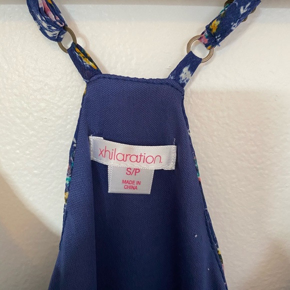 Dress - Picture 7 of 7